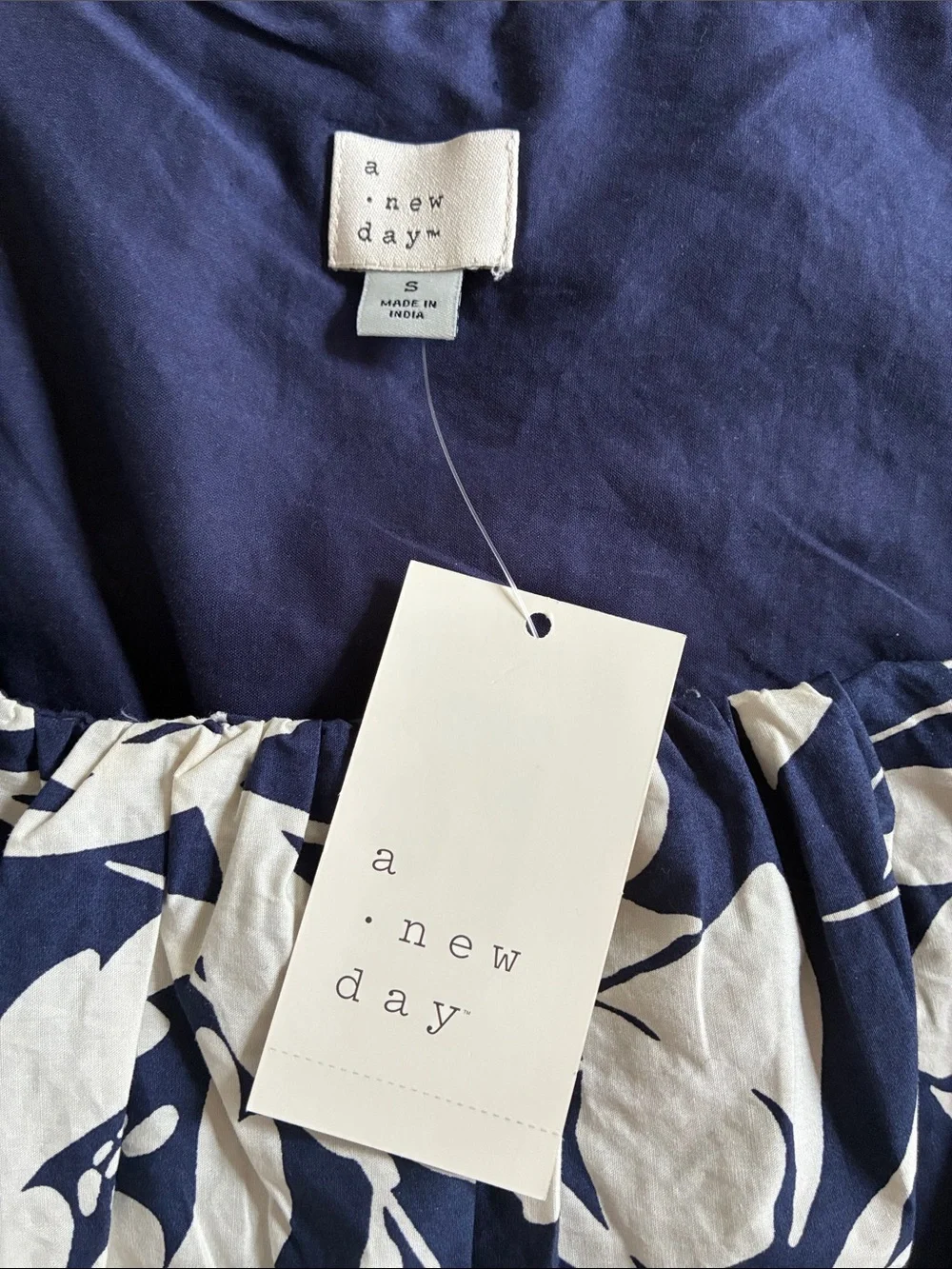 NWT a new day Navy & White Floral Cotton Tank with elastic waist